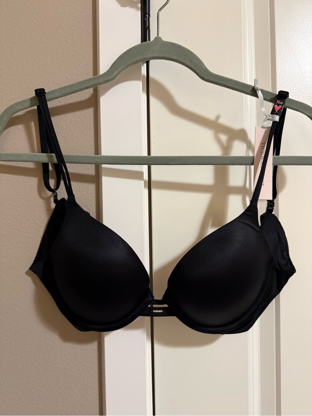 NWT Victoria’s Secret Black Push Up Bra 36B